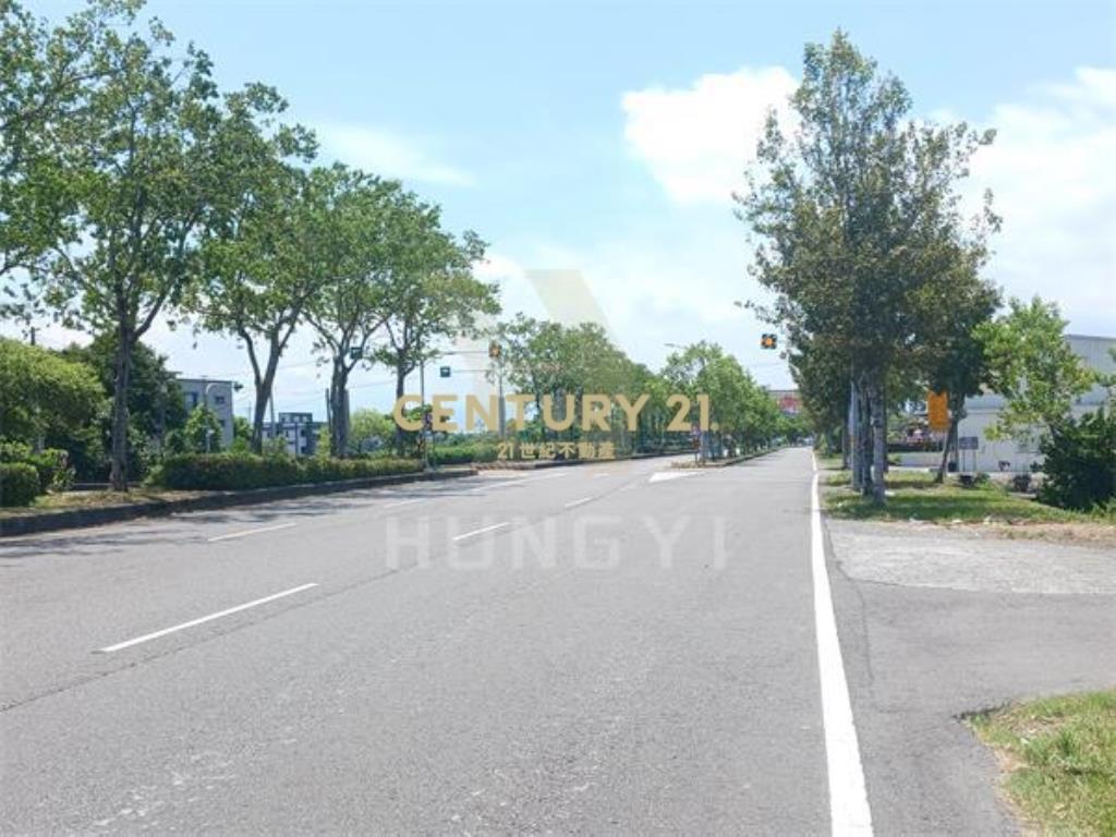 AC877礁溪高速公路旁足坪農地