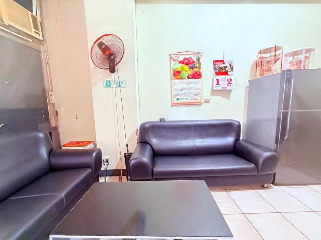 AB827 礁溪和平路雙層彈性金店美居
