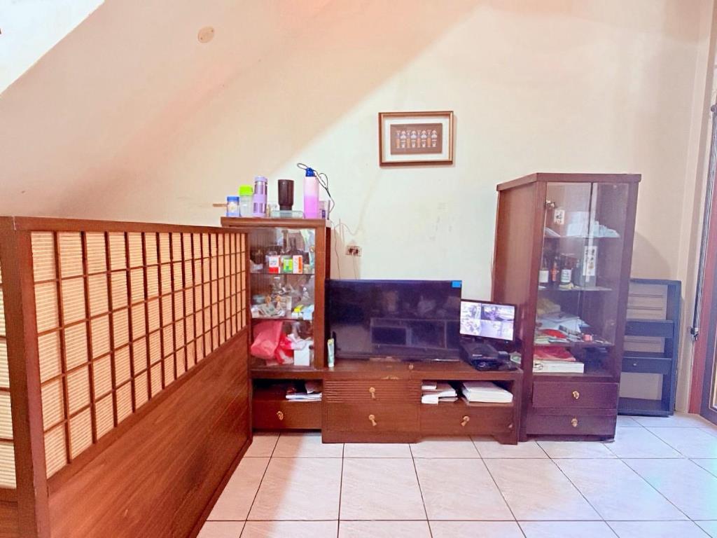 AB827 礁溪和平路雙層彈性金店美居