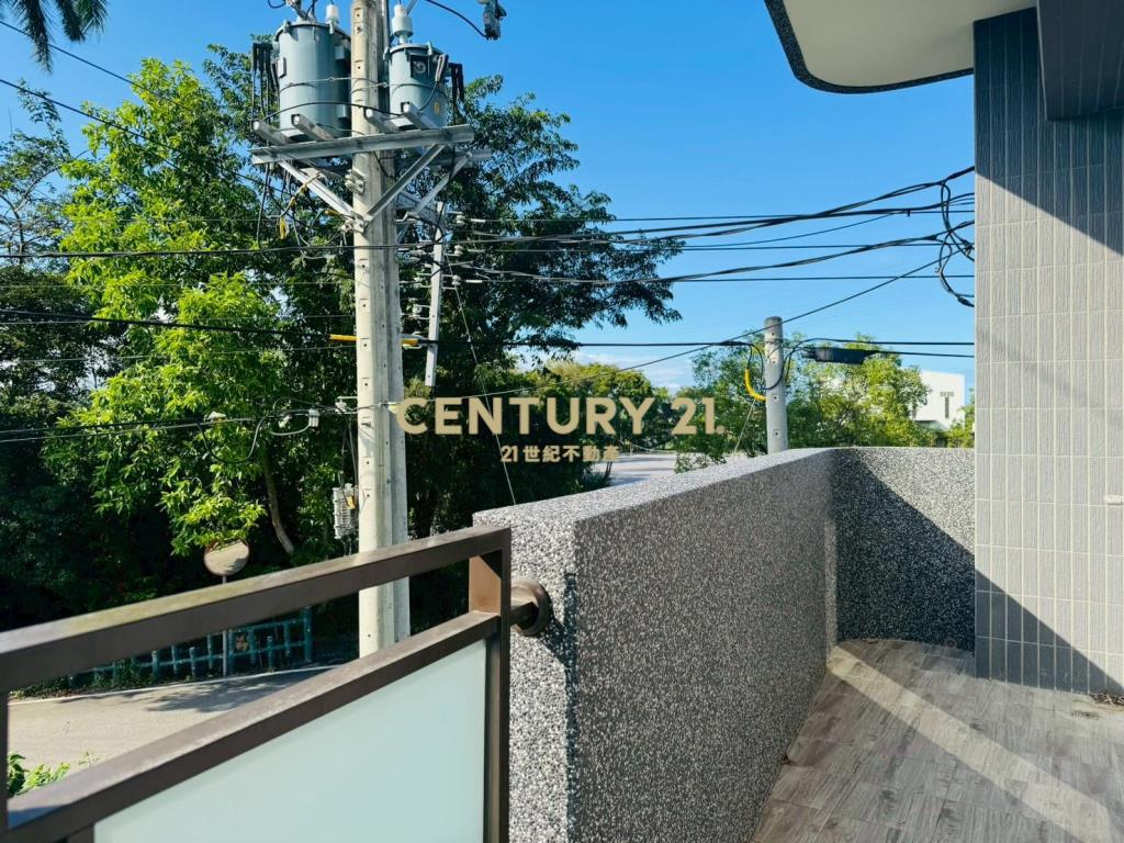 EA302河岸旁全新兩房美華廈A