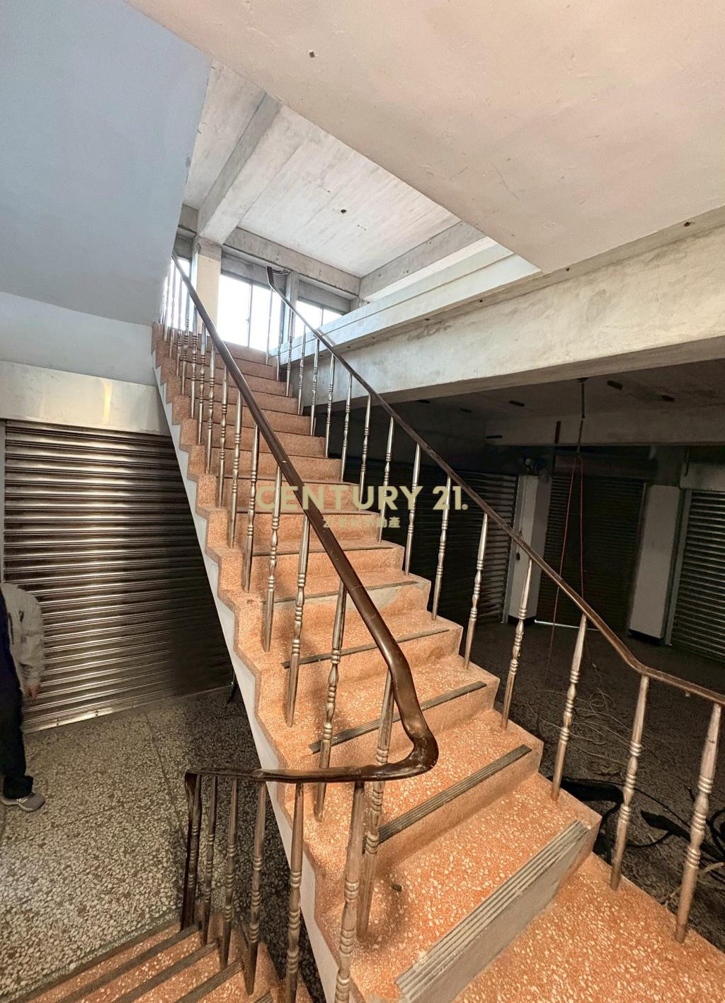 EH045(租)馬賽全聯對面金三角店住