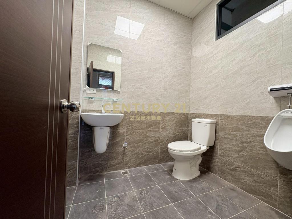 EH045(租)馬賽全聯對面金三角店住