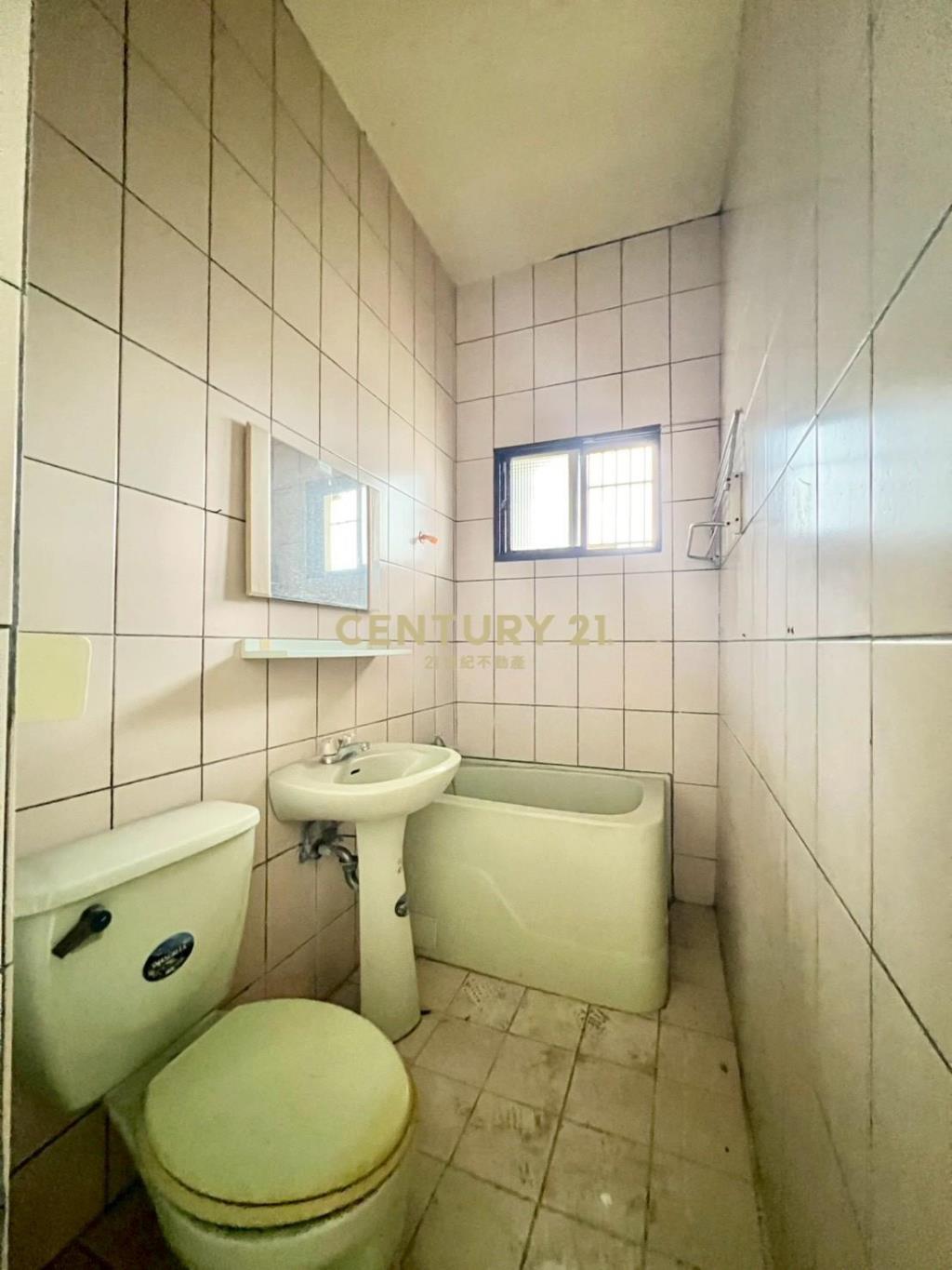 EG125環鎮大道上黃金超值店住