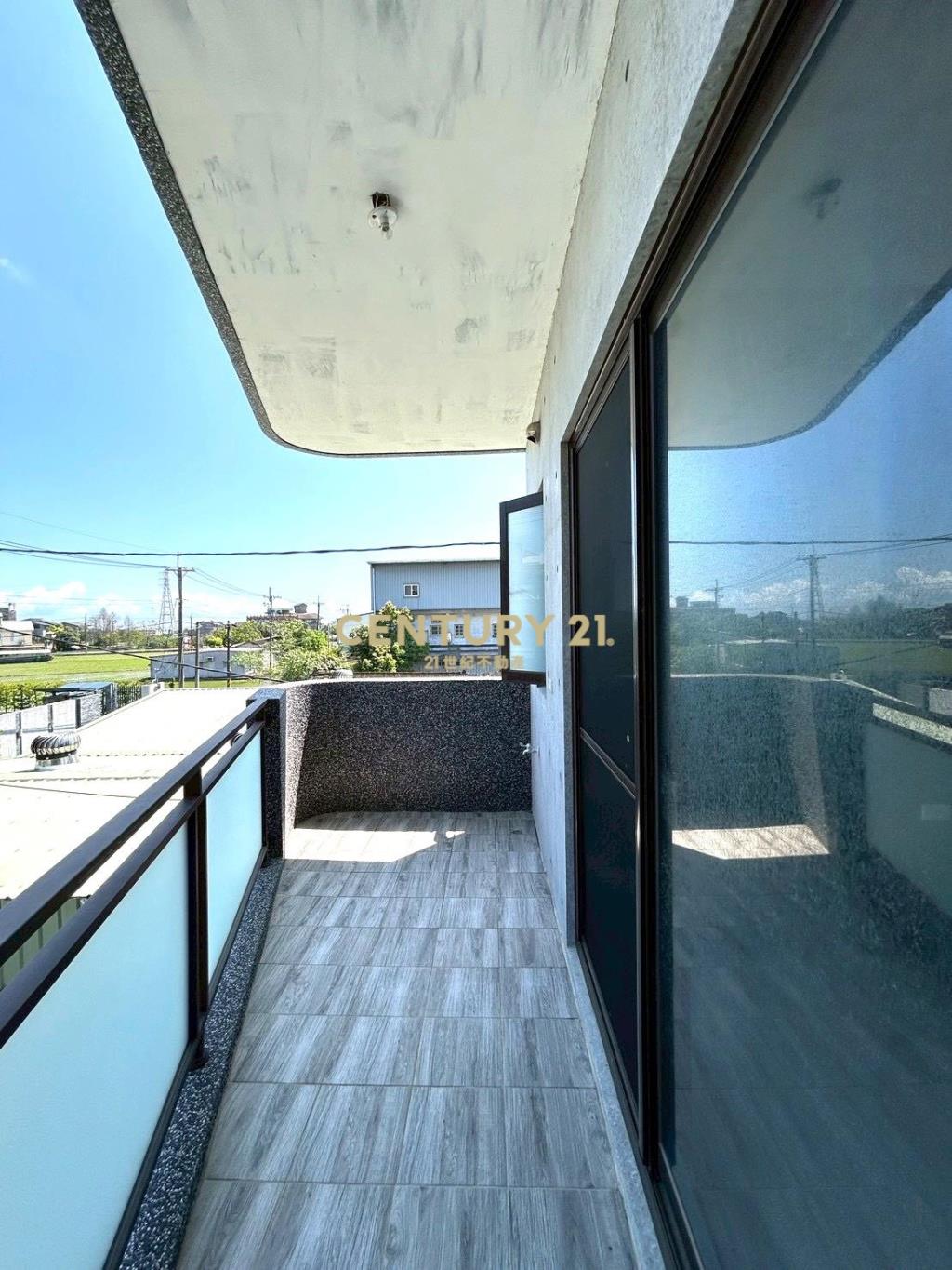 EB366縣政旁全新雙併別墅