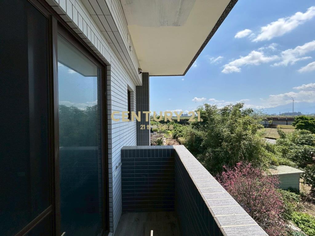 EB366縣政旁全新雙併別墅