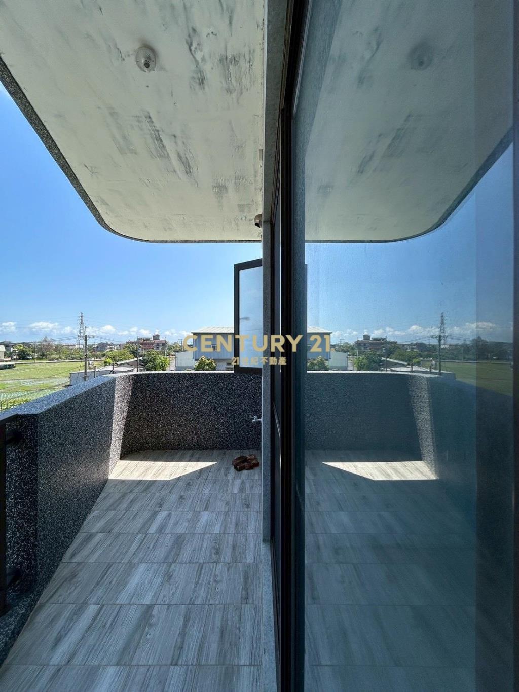 EB366縣政旁全新雙併別墅