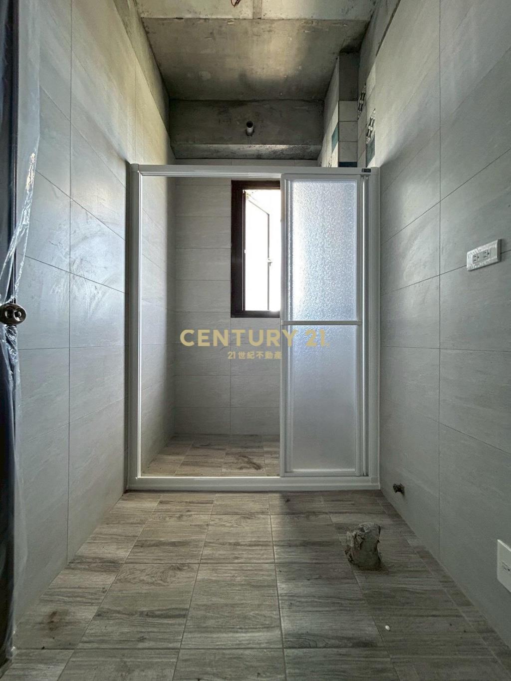 EB366縣政旁全新雙併別墅