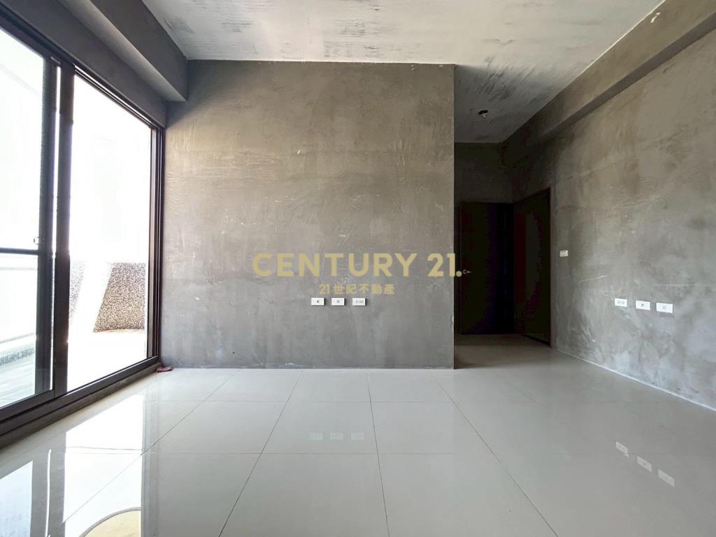 EB366縣政旁全新雙併別墅