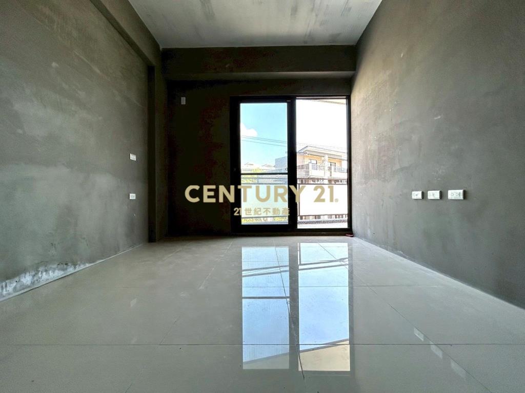 EB366縣政旁全新雙併別墅