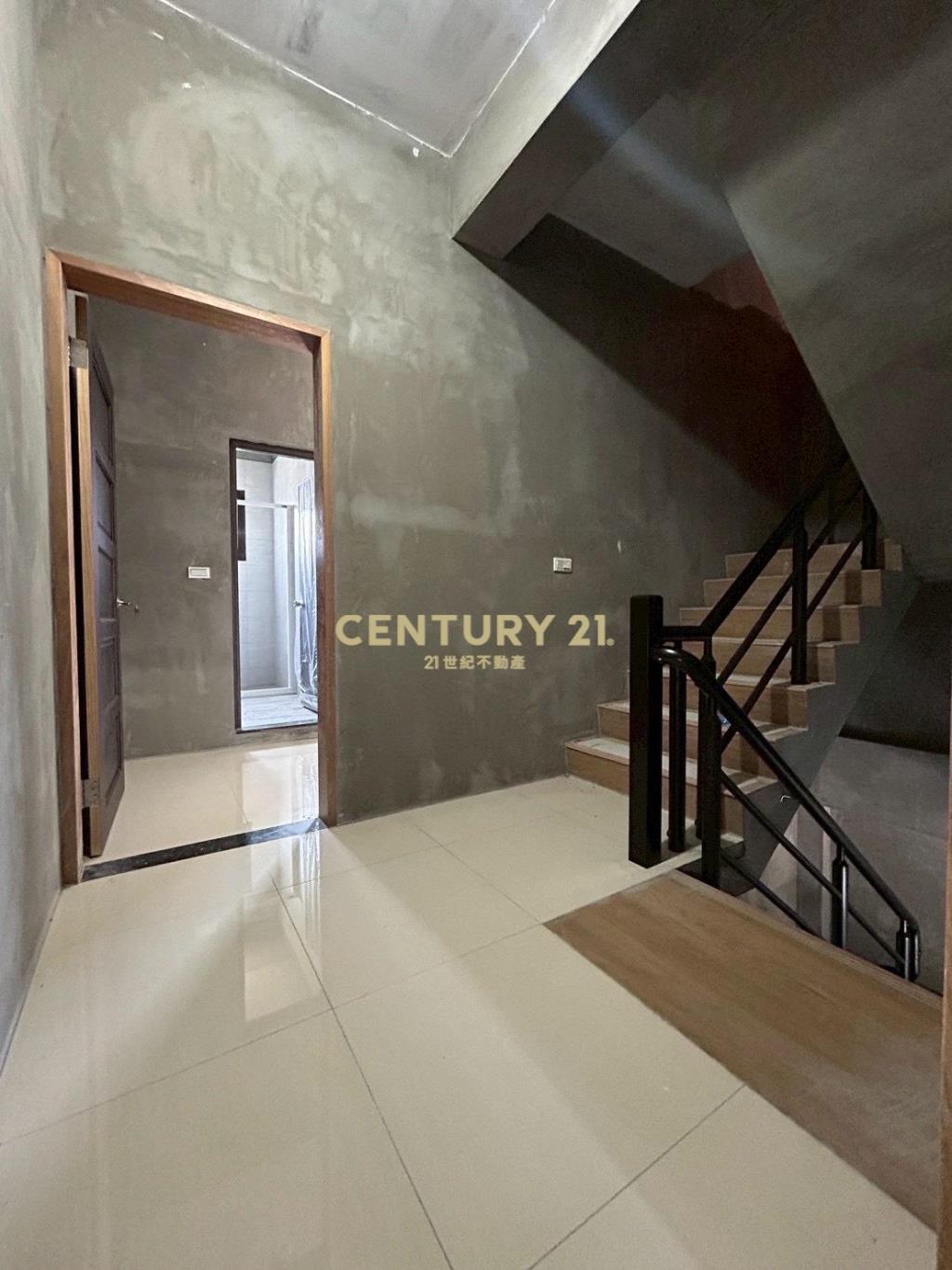 EB366縣政旁全新雙併別墅