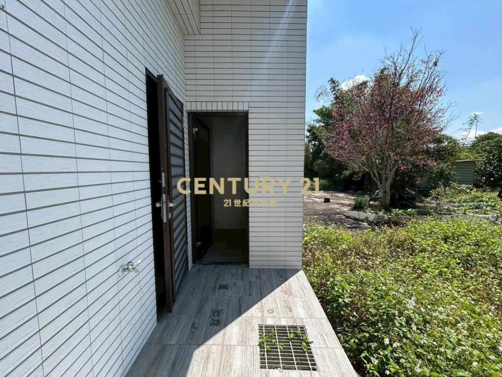 EB366縣政旁全新雙併別墅