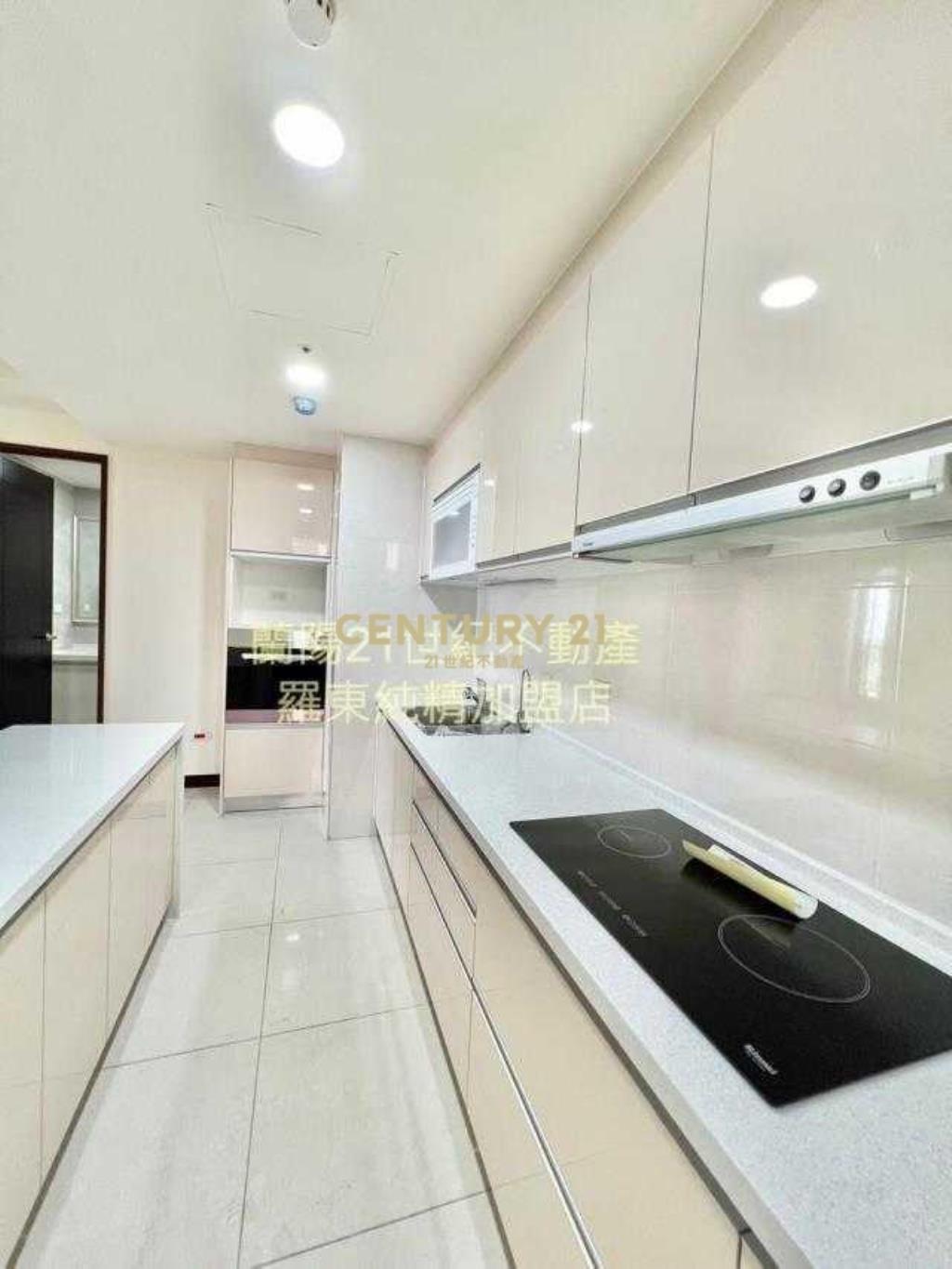 EA314法吉歐里高樓三房華廈