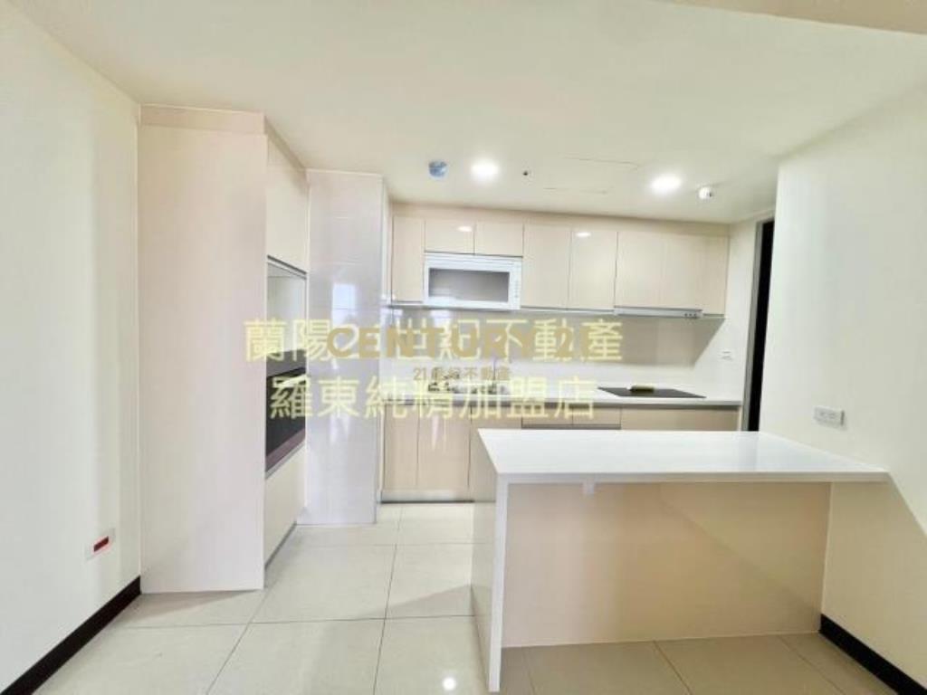 EA314法吉歐里高樓三房華廈