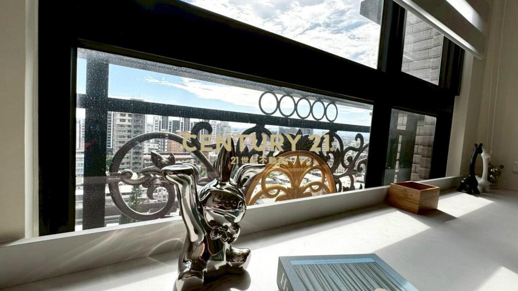 EA318法吉景觀全新裝潢三房車位華廈