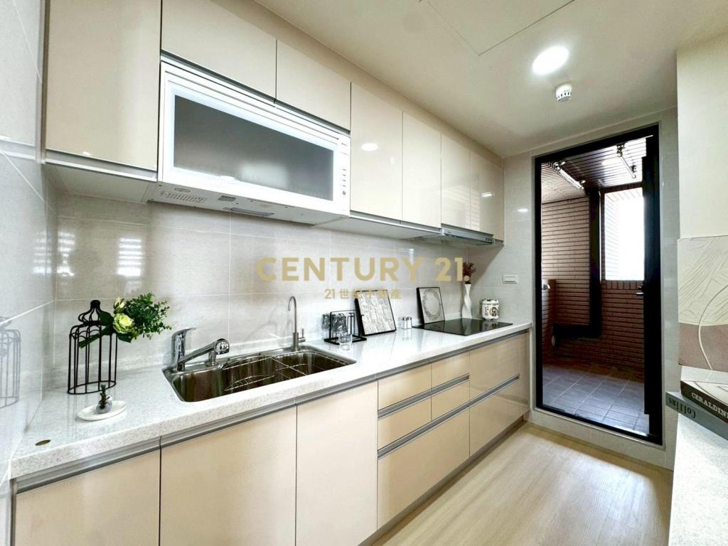 EA318法吉景觀全新裝潢三房車位華廈