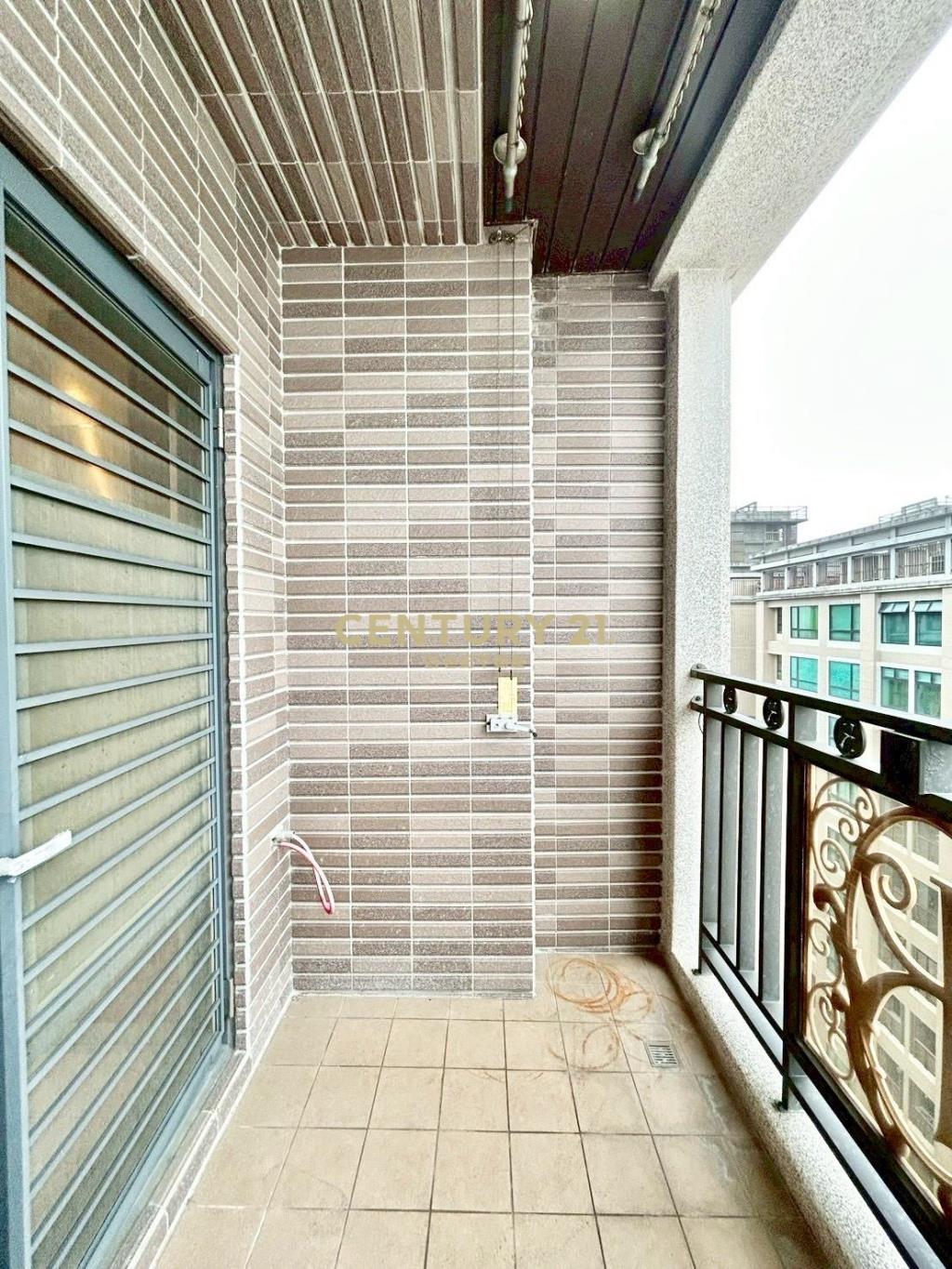 EA319藝德勳章美景四房車位華廈