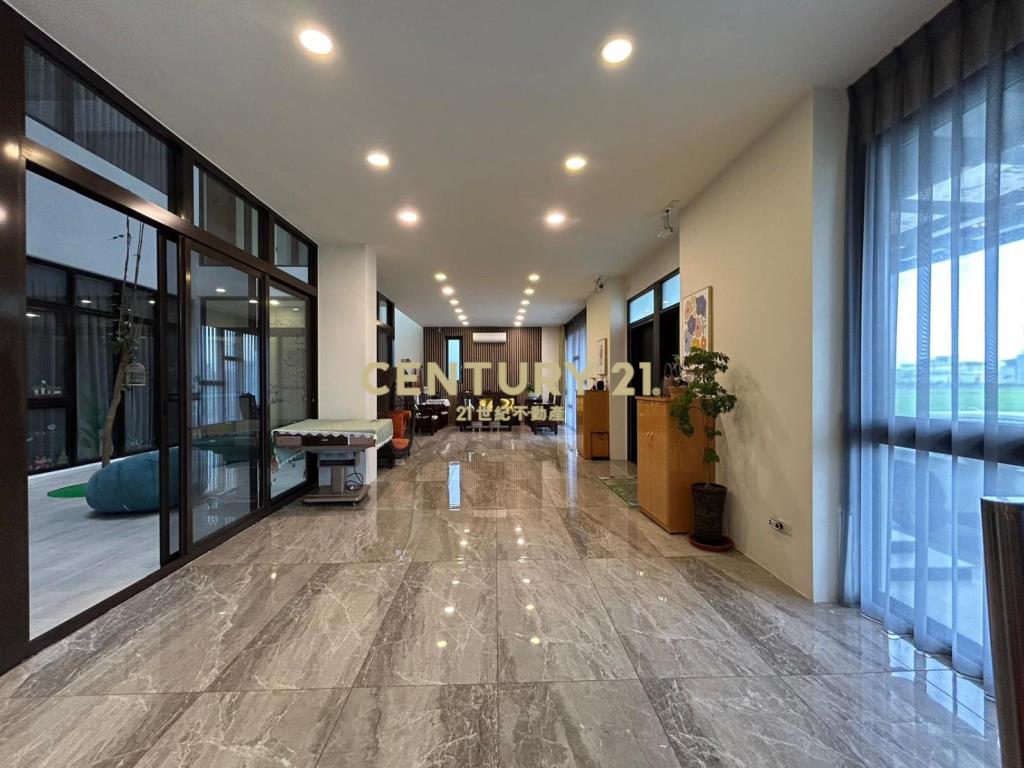 EB370親水公園雙併200坪Villa