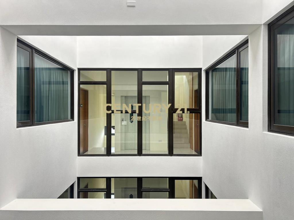 EB370親水公園雙併200坪Villa