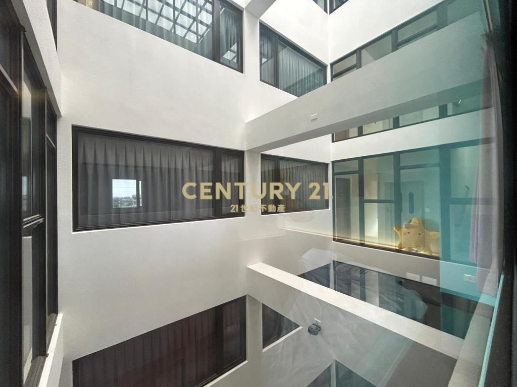 EB370親水公園雙併200坪Villa