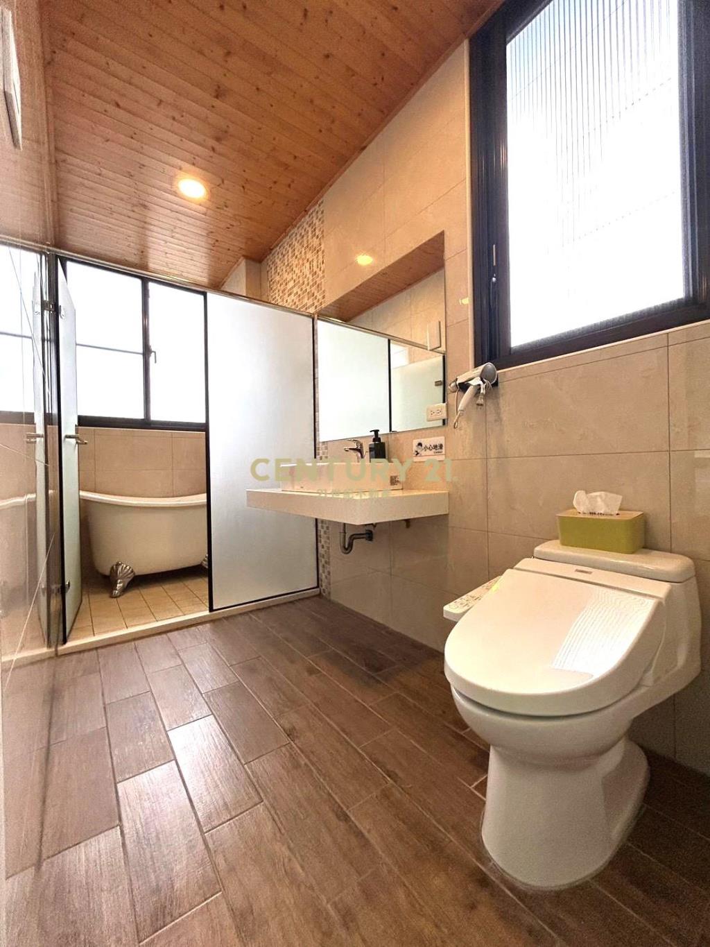 EB370親水公園雙併200坪Villa