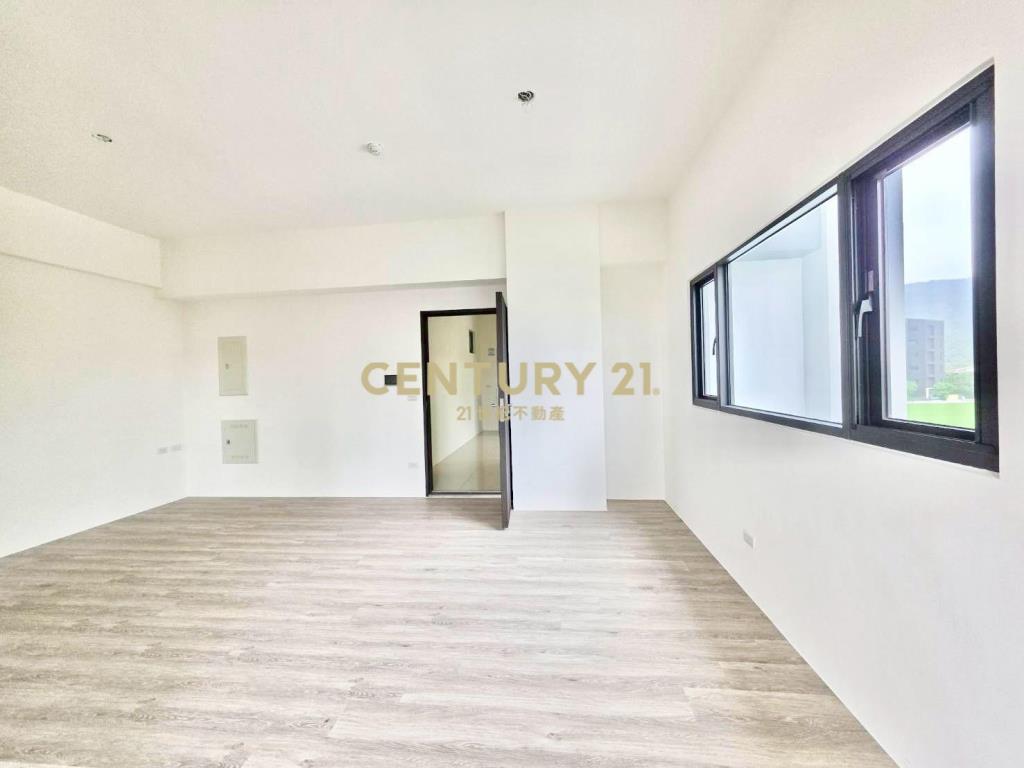 EA329華德福三房車位華廈