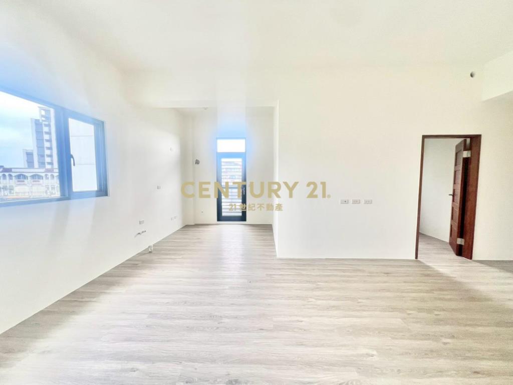 EA329華德福三房車位華廈