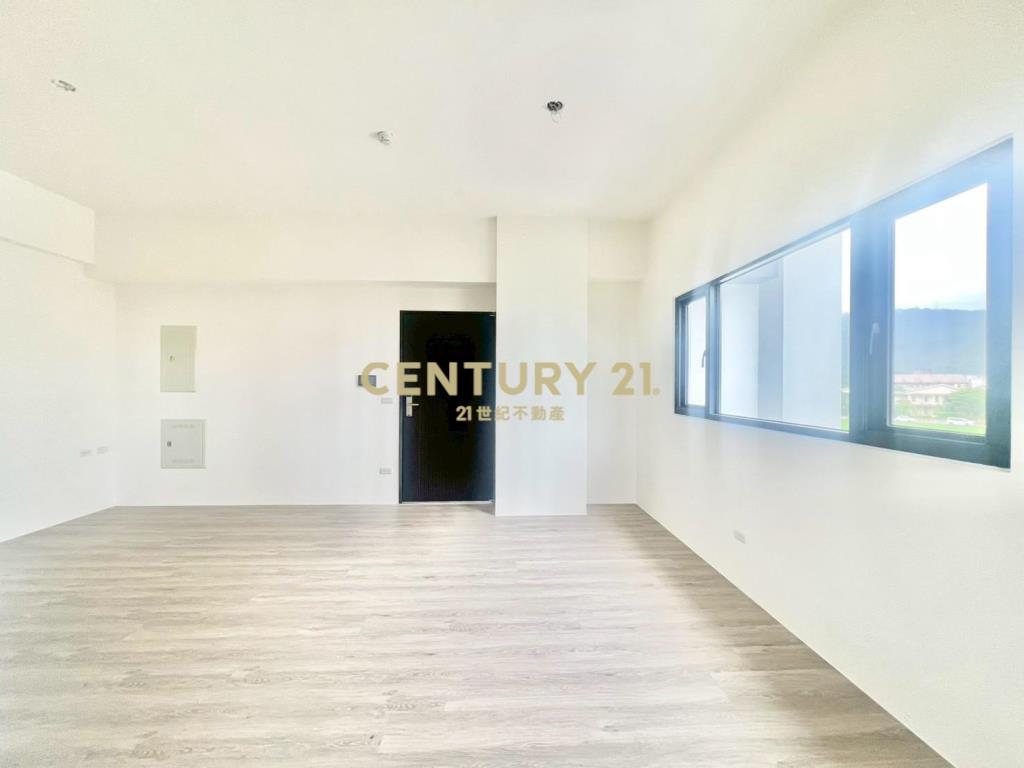 EA329華德福三房車位華廈