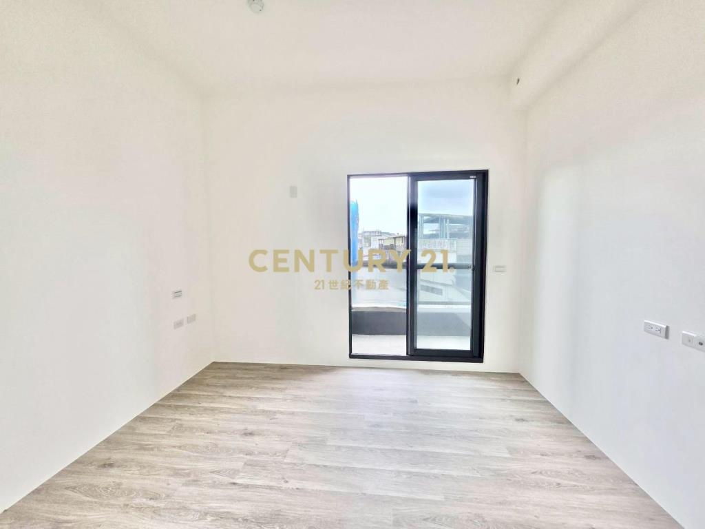 EA329華德福三房車位華廈