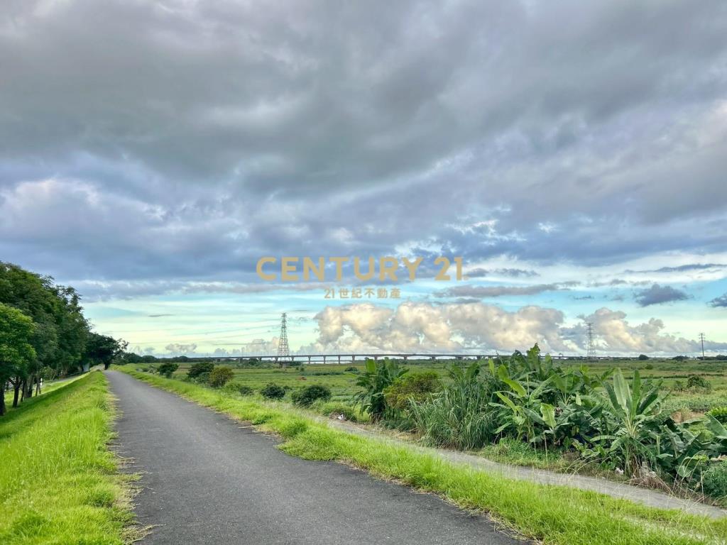 EB381高鐵特區旁邊間透天
