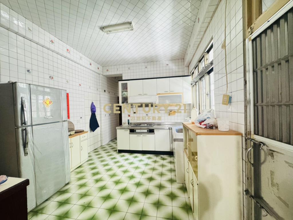 EG126興東精華地段店住