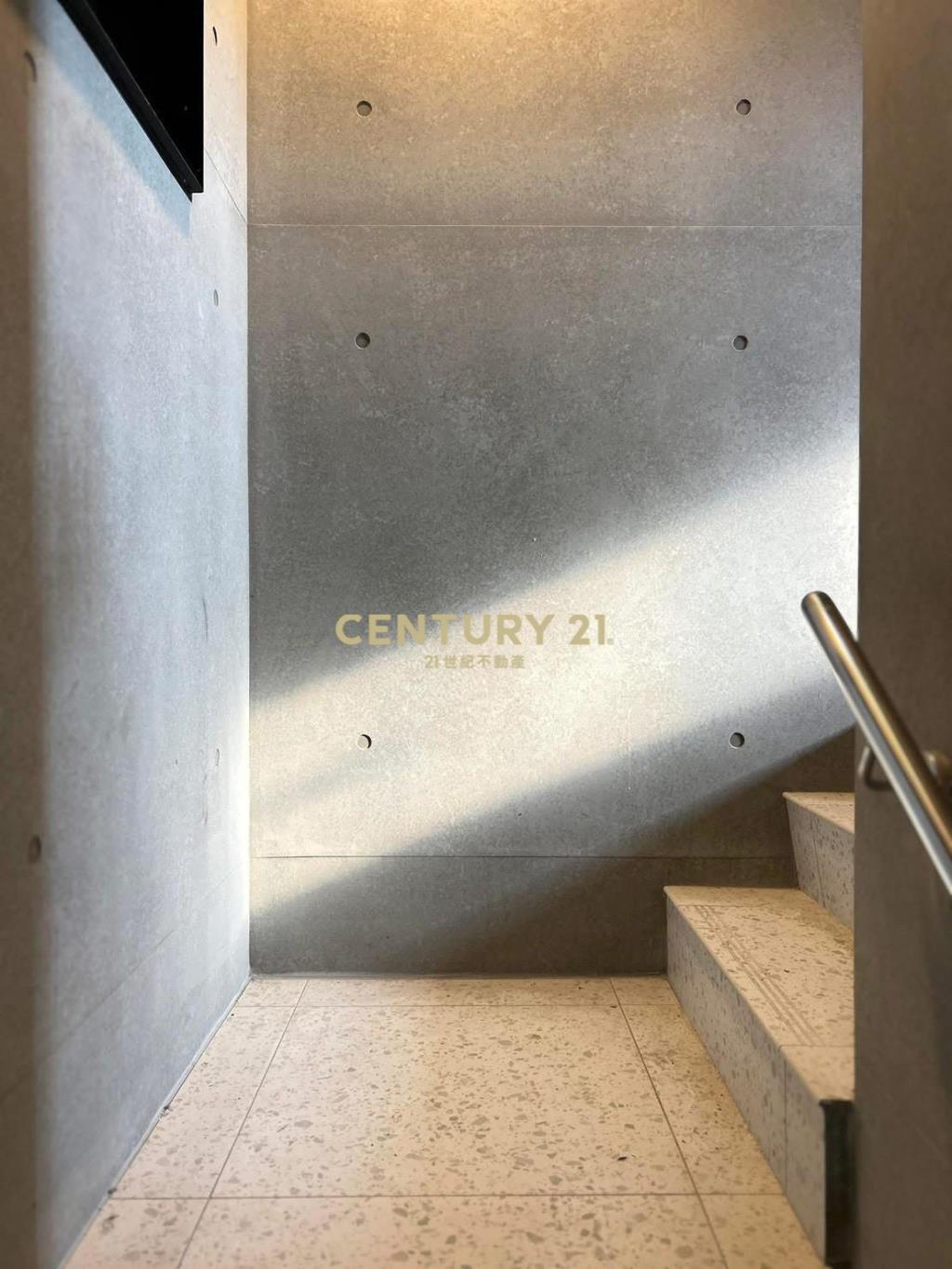 EE175大湖景美價優全新電梯農舍