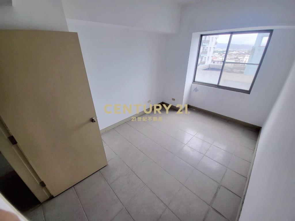 BA451宜中大三房車位華廈