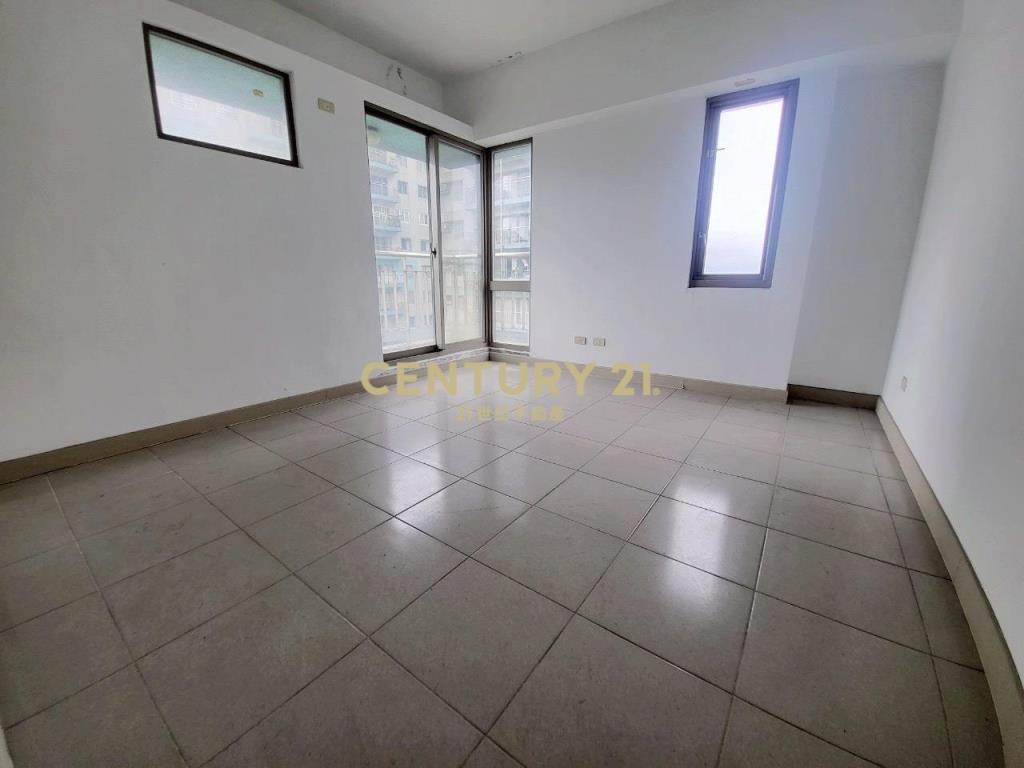 BA451宜中大三房車位華廈