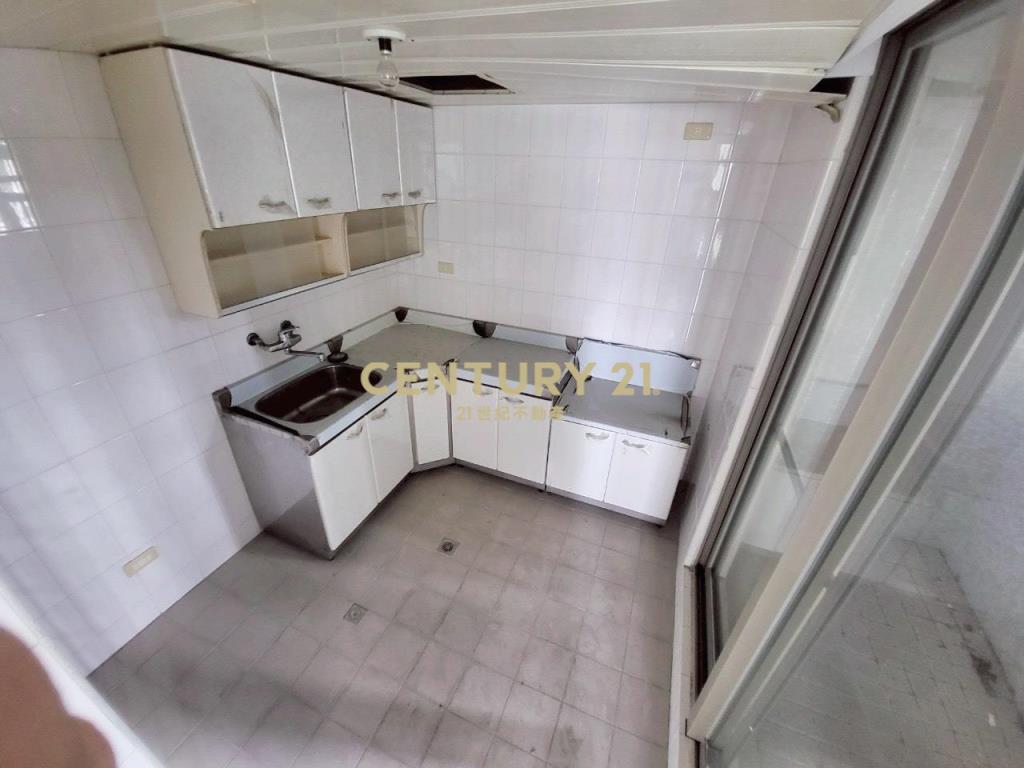 BA451宜中大三房車位華廈