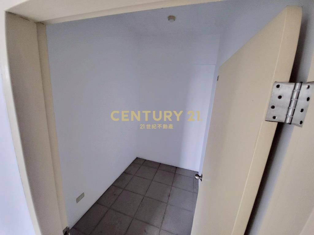 BA451宜中大三房車位華廈