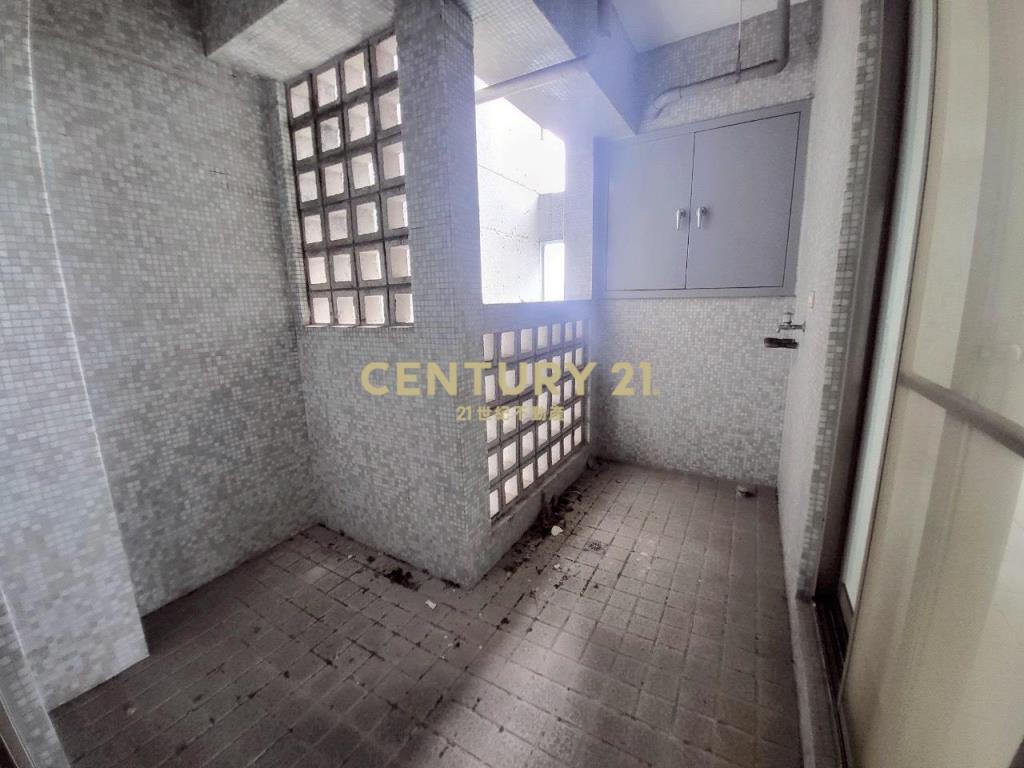 BA451宜中大三房車位華廈