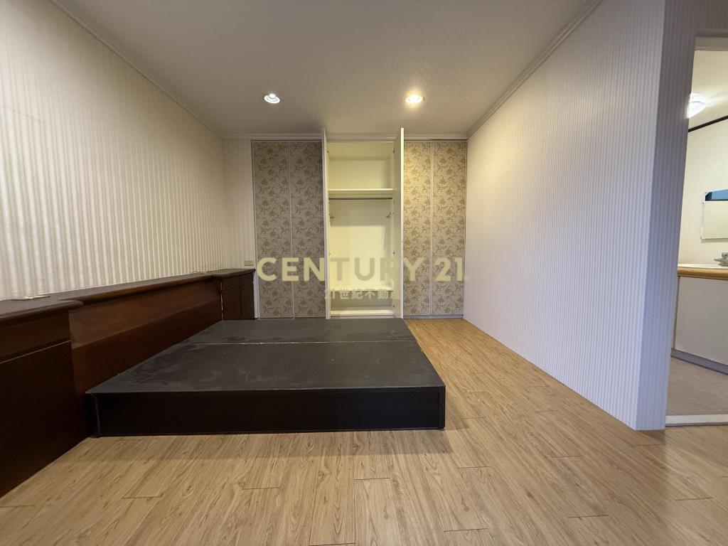 BA455新月旁美宅