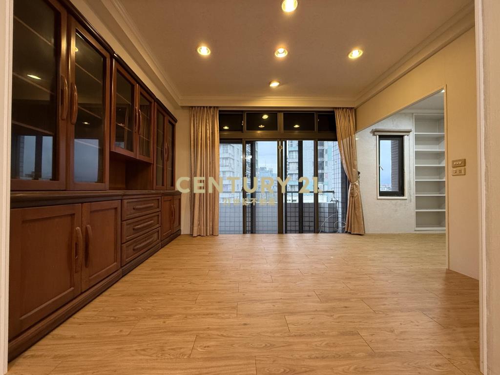 BA455新月旁美宅