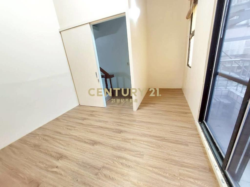 CB299員山國中邊間5房透天