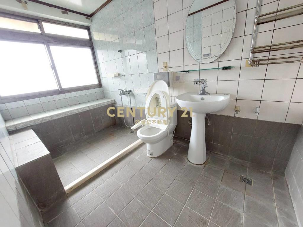 CB299員山國中邊間5房透天