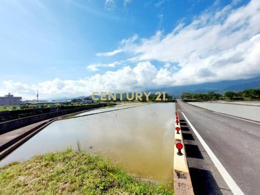 CC578近礁溪市區小農地河景第一排