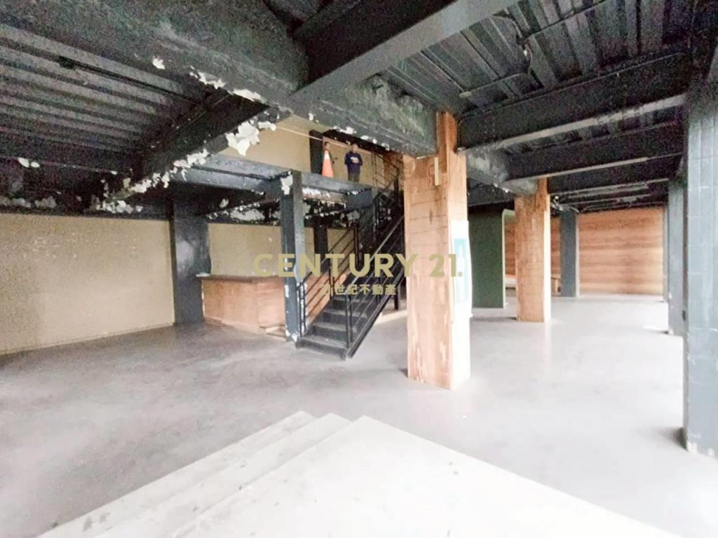 BH036縣政中心百坪雙面臨路店面(租)