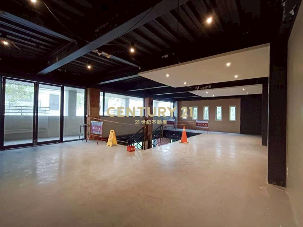 BH036縣政中心百坪雙面臨路店面(租)