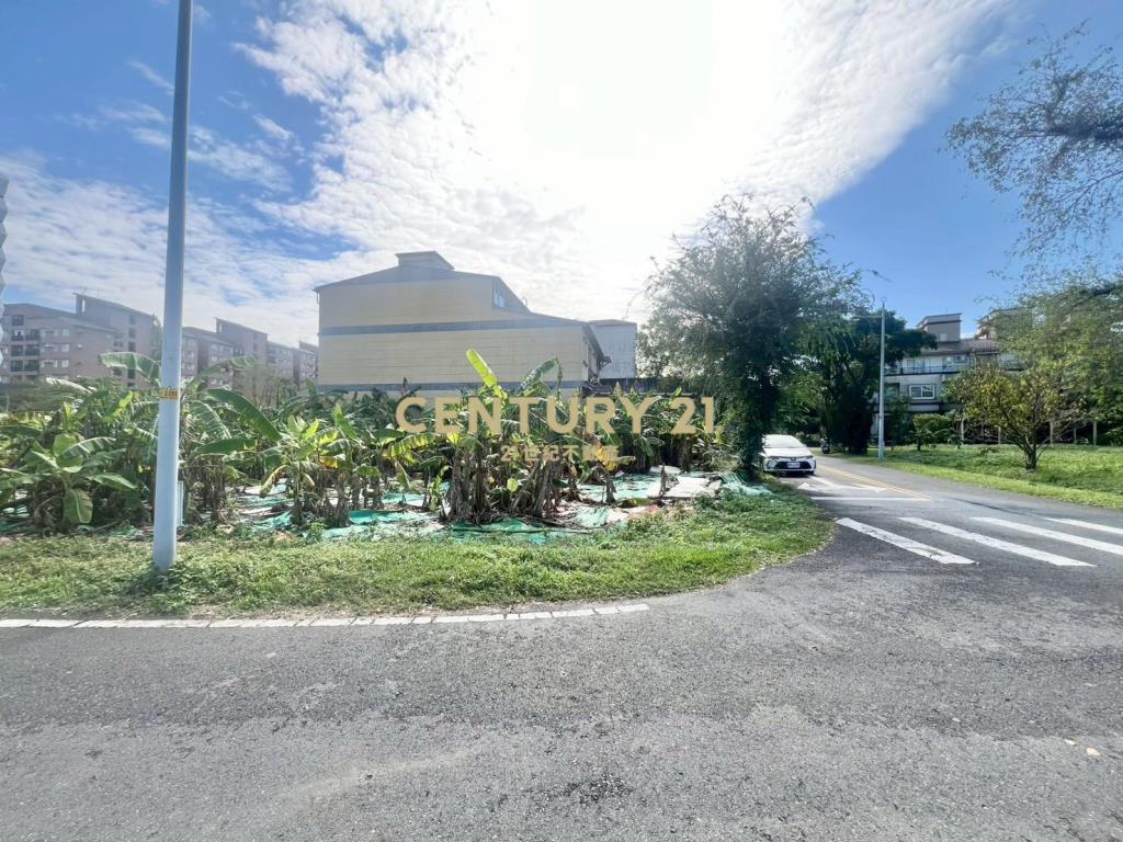 BD697高鐵旁三角窗建地