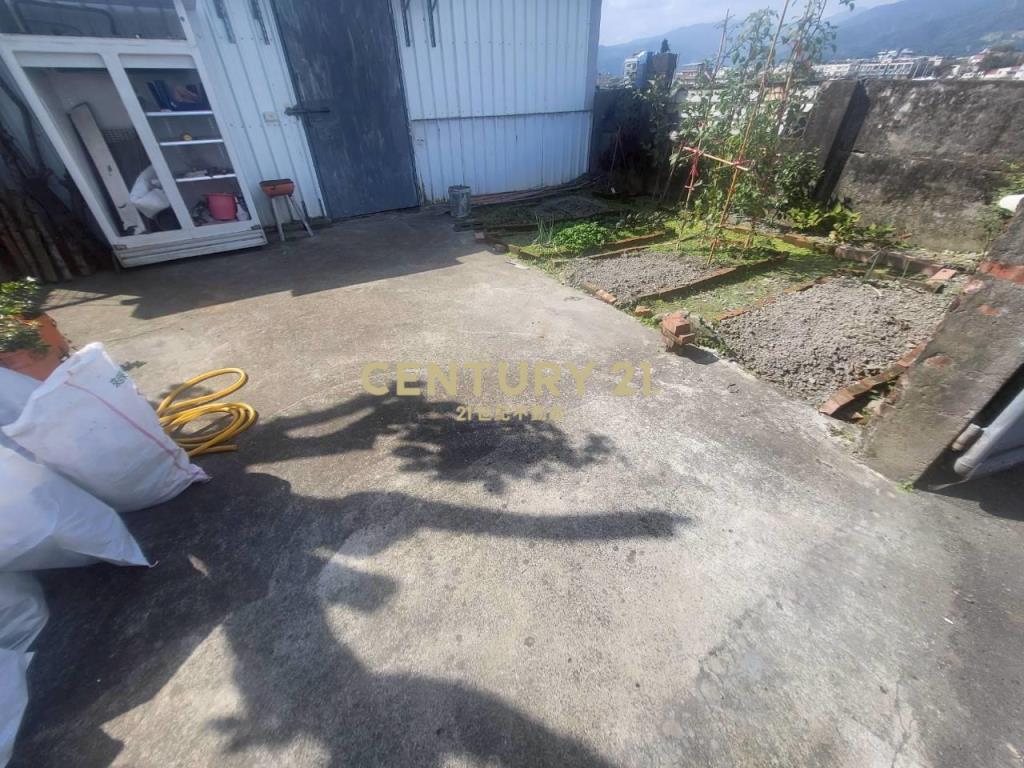 BC825宜市都內雙面路小農地