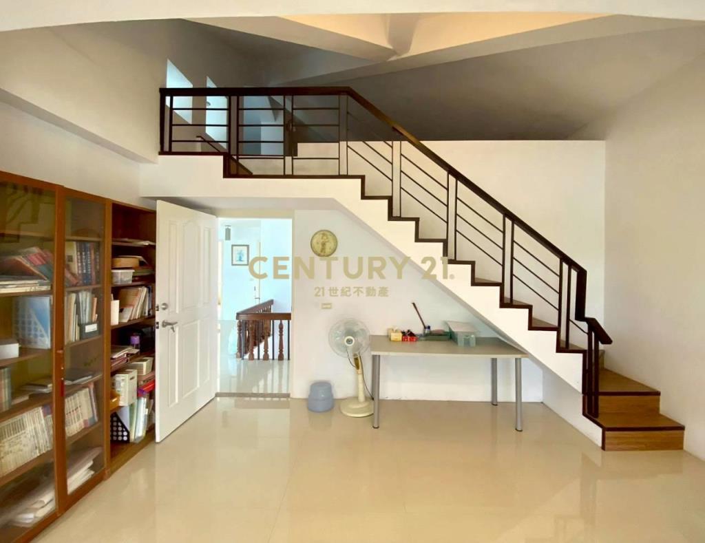 FE090交流道旁大面寬水池莊園農舍(附