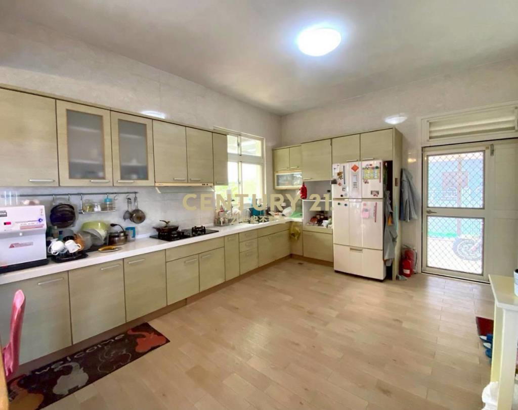 FE090交流道旁大面寬水池莊園農舍(附