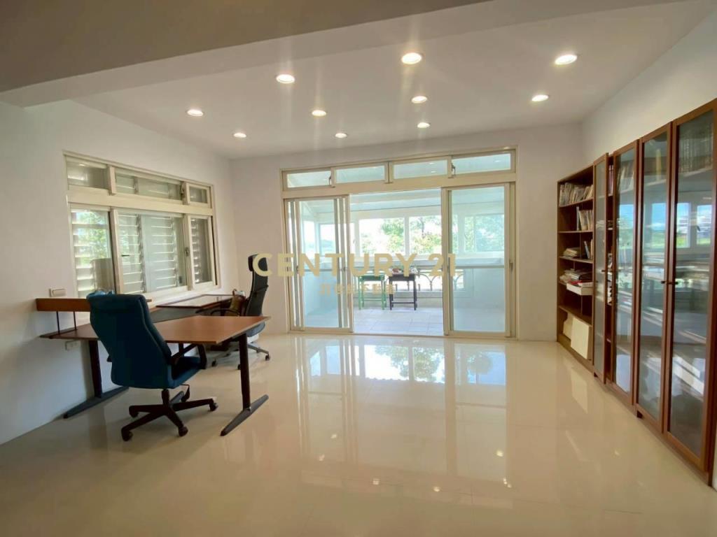 FE090交流道旁大面寬水池莊園農舍(附