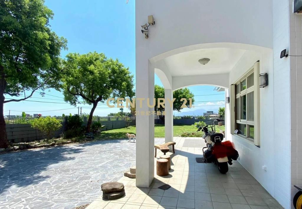 FE090交流道旁大面寬水池莊園農舍(附