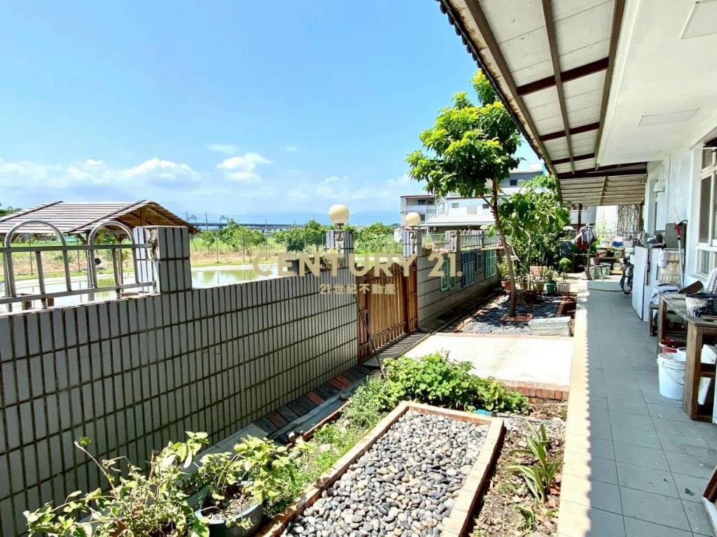 FE090交流道旁大面寬水池莊園農舍(附